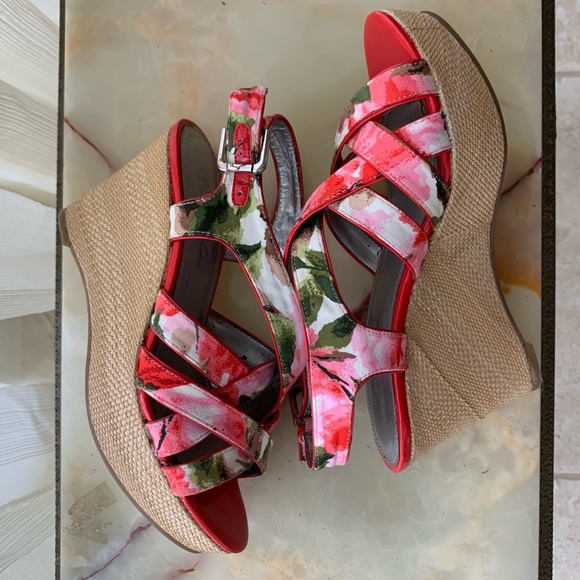 MARC FISHER/ floral wedges - Picture 5 of 8